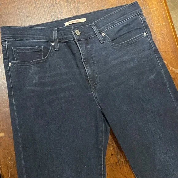 Levi’s Shaping Skinny Jeans — size 31 - Picture 4 of 8